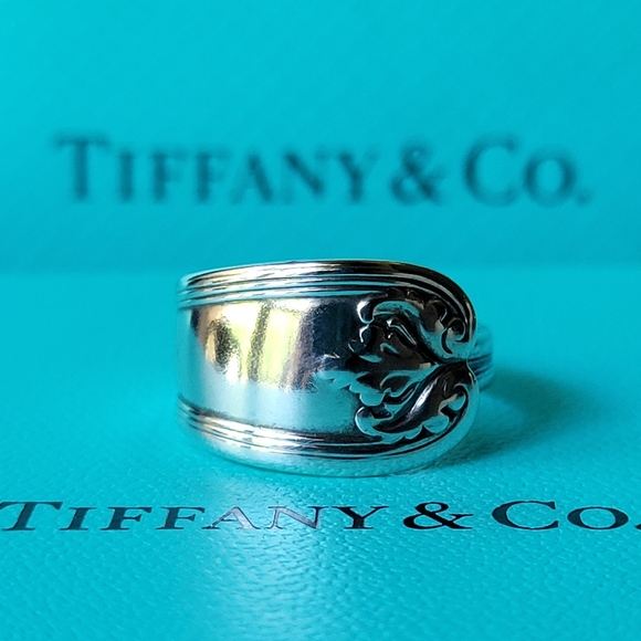 1895 Tiffany & Company Colonial Ivy Spoon Ring in Sterling Silver #93 - Picture 1 of 12